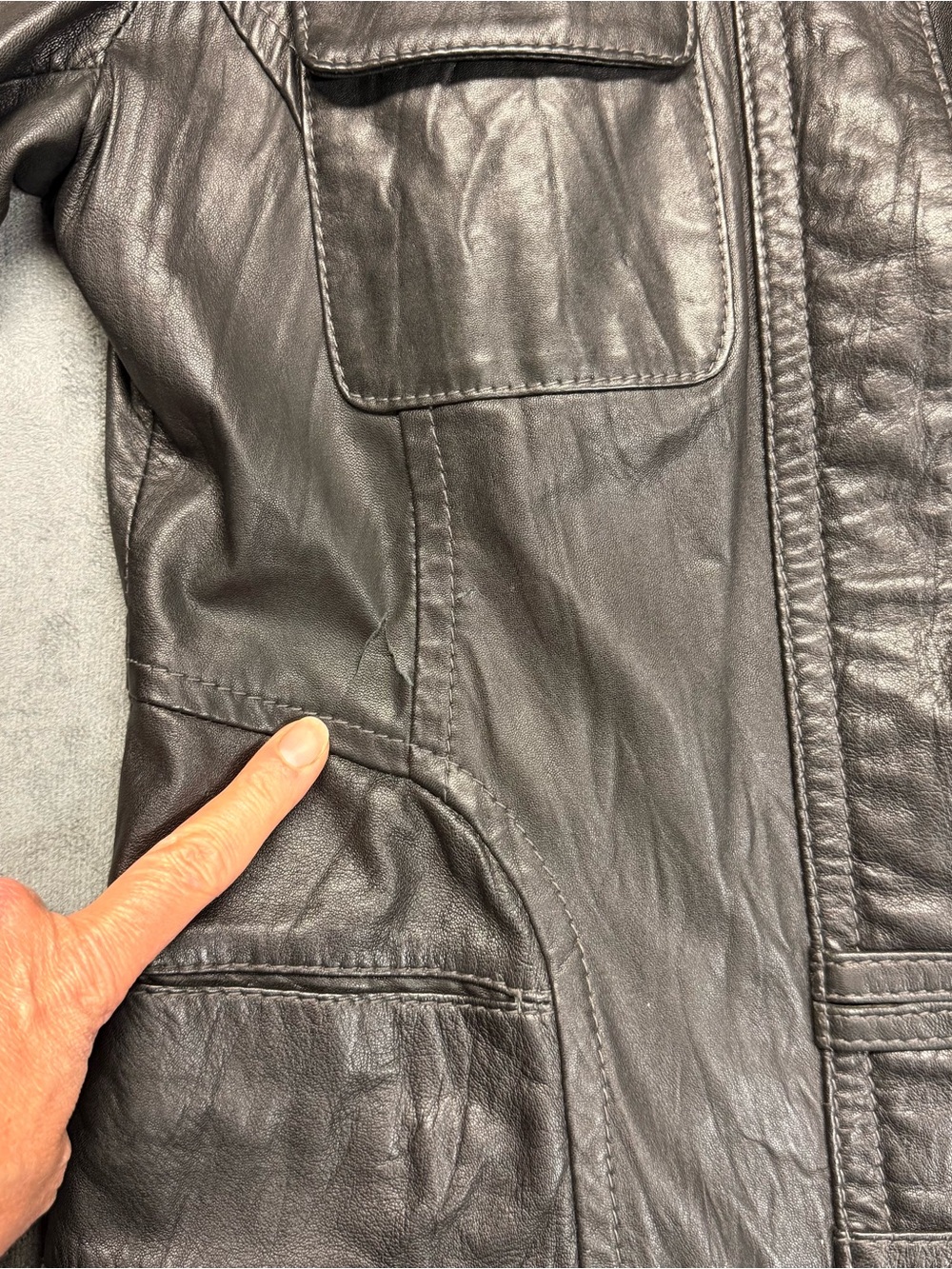 Danier Women's Y2K Black Leather Utility Jacket - Picture 9 of 9